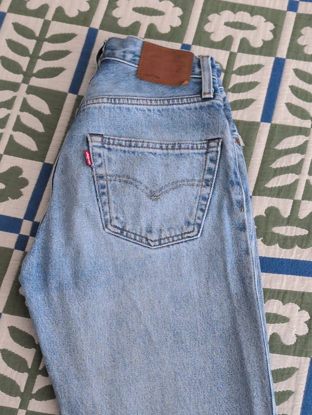 501 '90s Selvedge Women's Jeans - Picture 6 of 10